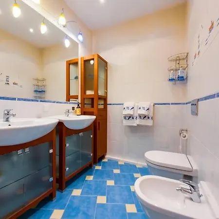Apartman Residenza Haffnera 12 *